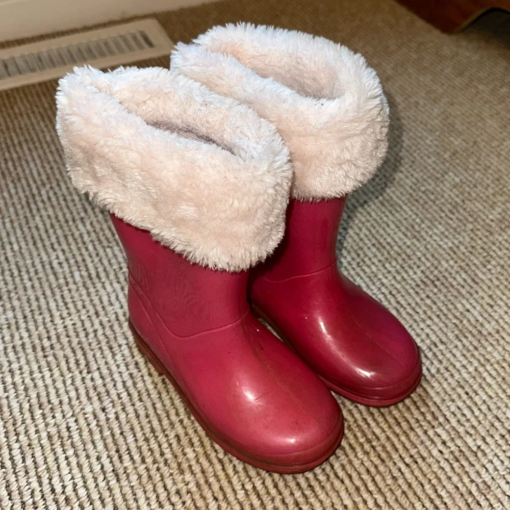 Carters toddler girl size 9 fuzzy lined boot liner and rain boot hot pink